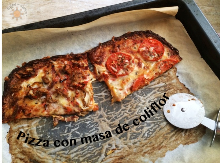 Pizzas de bacon atún y chile, y tomate con orégano; sobre base de coliflor